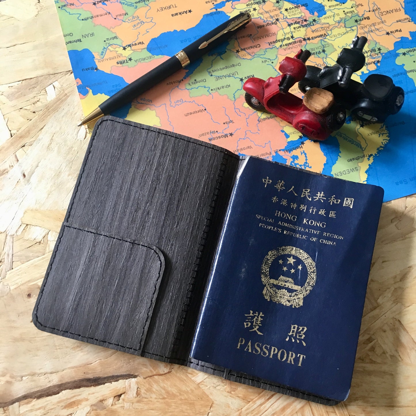 PASSPORT HOLDER (BLACK)